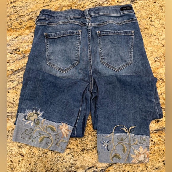 Liverpool Jeans Women’s Size 4/27 Floral Embroidered Cuffed Hem - Picture 7 of 11